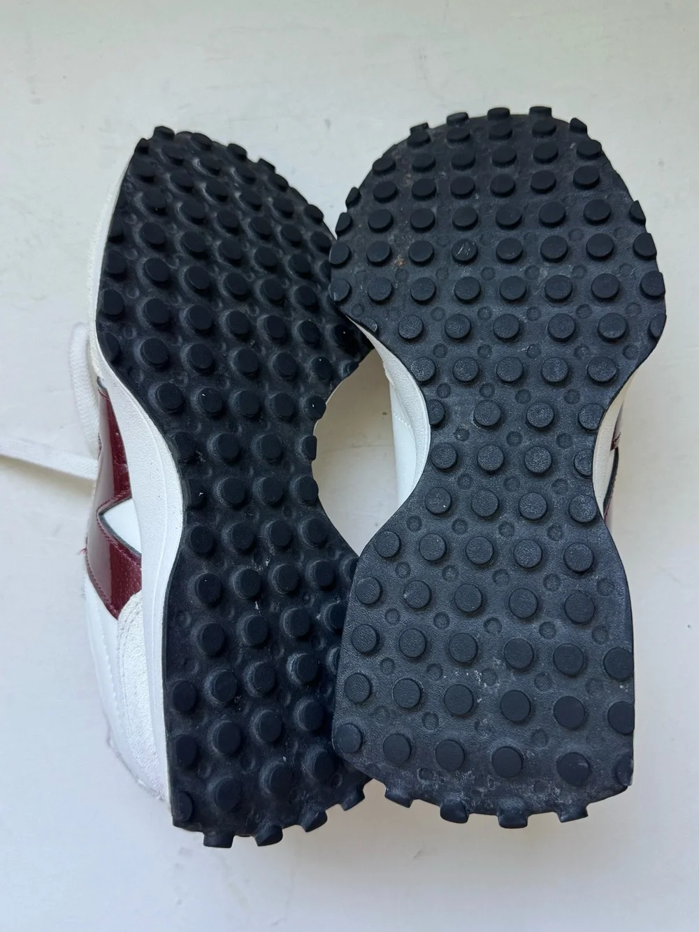 New Balance 327 Sneakers